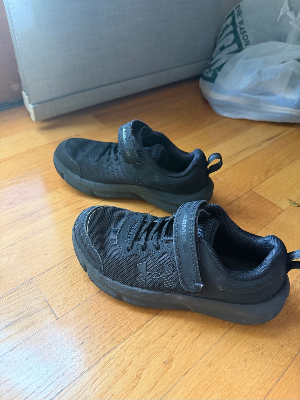 Under Armour Black Kids' Velcro Athletic Shoes - Picture 2 of 4